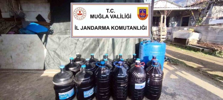 Muğla’da yenil yıl öncesi 1 ton 235 litre kaçak içki ele geçirildi