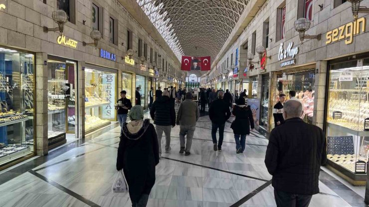 Bursa’da Vakıfların fahiş kira zammı esnafı vurdu