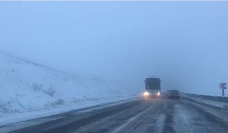 Ardahan’da kar yağışı ulaşımı aksattı