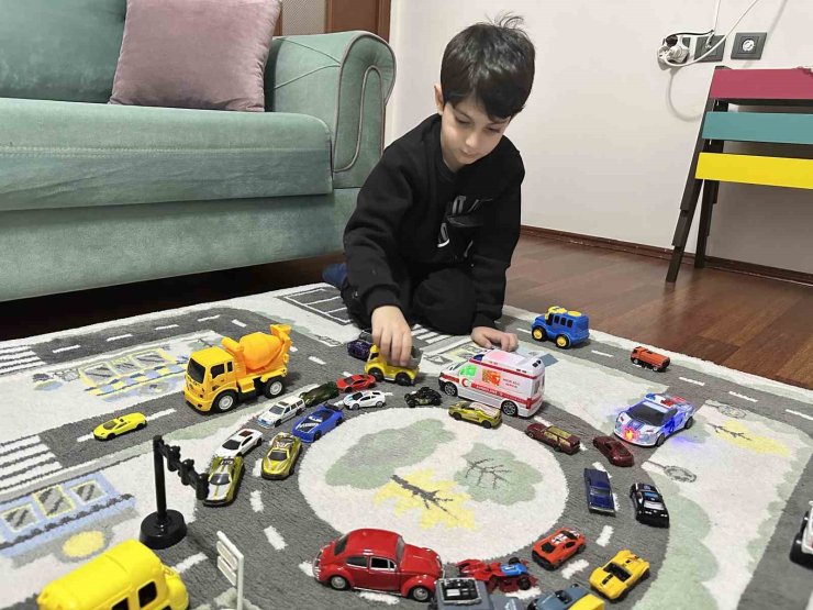 6 yaşındaki çocuktan ambulans duyarlılığı