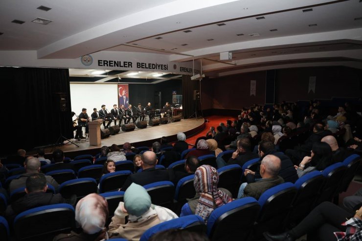 Erenler’de Hikayeli Türküler Konseri’ne vatandaştan ilgi