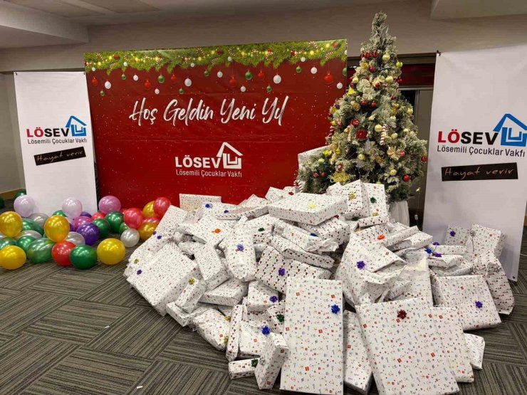 Denizlili Lösemi tedavisi gören çocukların yeni yıl hayalleri gerçeğe dönüşüyor