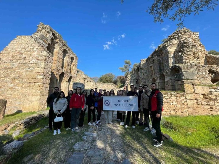 Üniversite öğrencilerine kültür gezisi