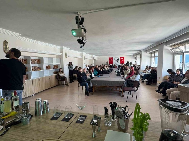 MSKÜ’de turizm sektöründe içecek hazırlanması alanında uygulamalı eğitim