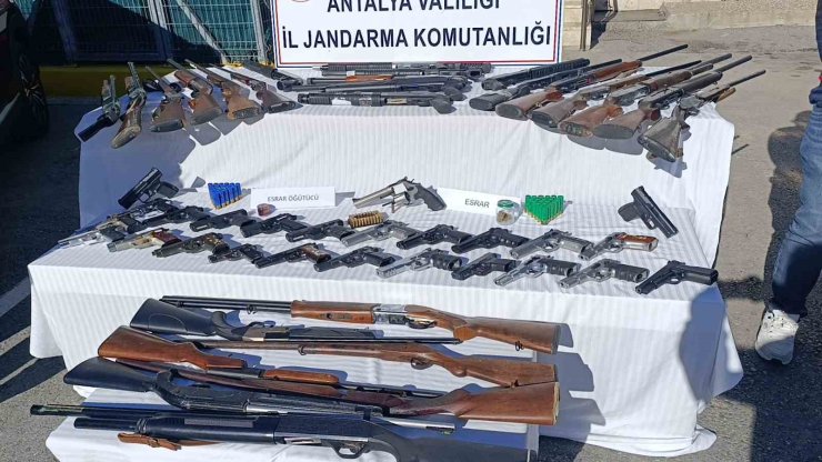 Jandarmadan Silah Operasyonu: 30 tabanca, 27 av tüfeği ele geçirildi