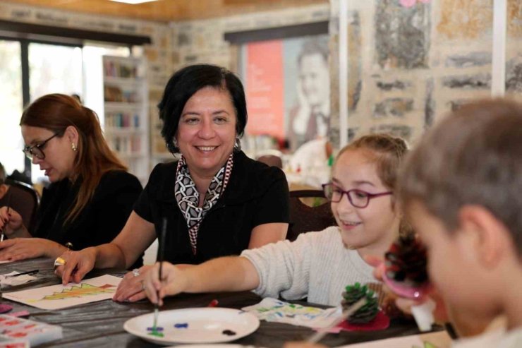 Belediyeden çocuklara yönelik yılbaşı atölyesi