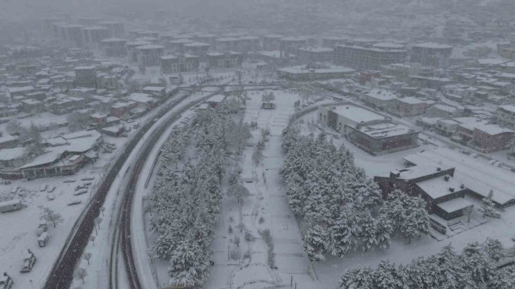 Başkan Özdoğan: "Kar rahmettir, tüm ekiplerimizle sahadayız"