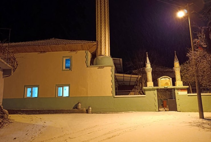 Selendi’ye ilk kar yağdı