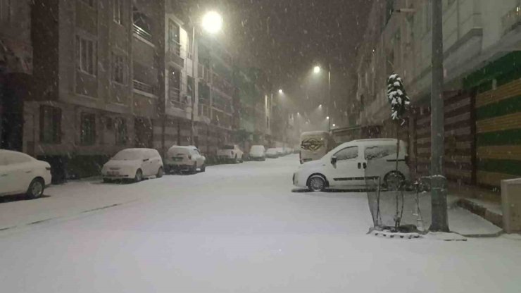 Şanlıurfa’da yoğun kar yağışı