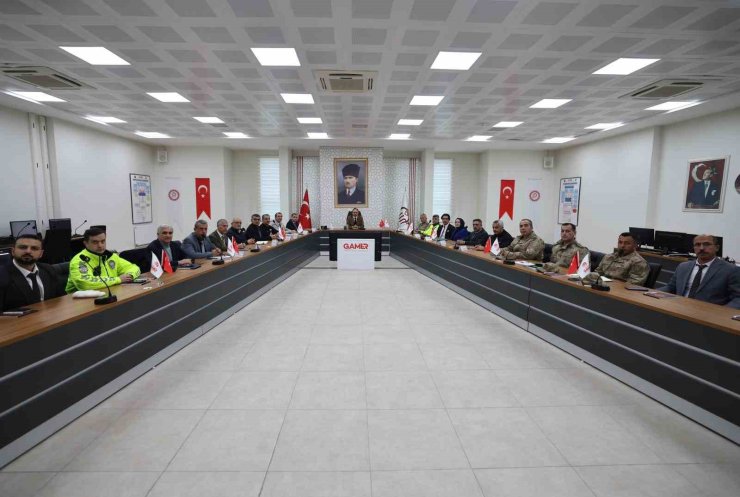 Siirt’te karla mücadelede 200 araç ve 600 kişi sahada