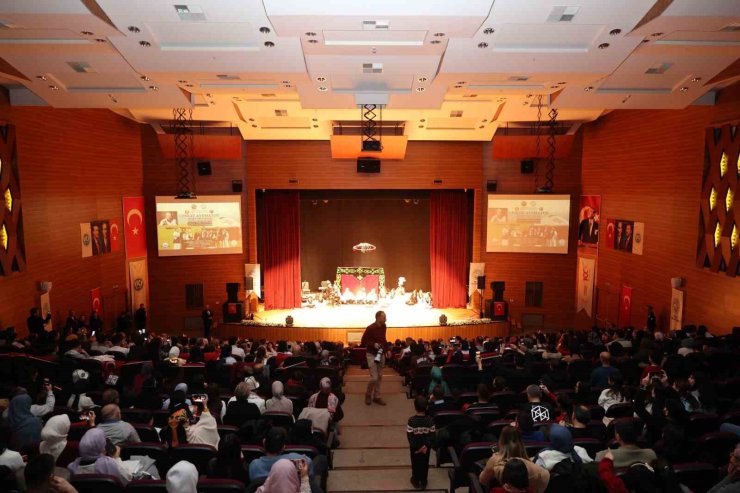 Cengiz Aytmatov’a Talas’ta görkemli anma