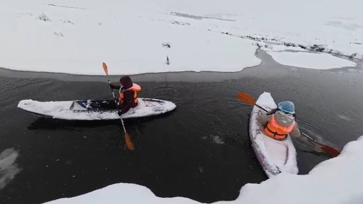 Tokat-Ordu sınırında donan mendereslerde kano yaptılar