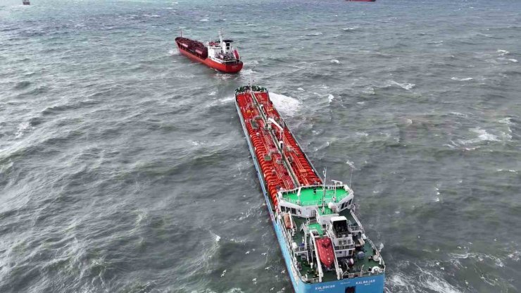 Ulaştırma ve Alt Yapı Bakanlığından İstanbul’da birbirine temas eden 2 tanker gemi açıklaması