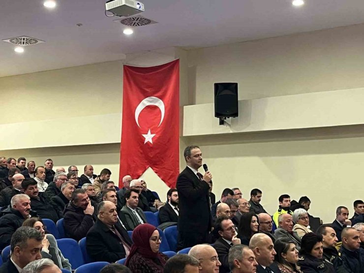 Vali Uğur Turan, Vize’de muhtarlarla bir araya geldi