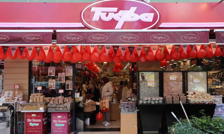 Yılın son günü kuruyemişçilerde adım atacak yer kalmadı