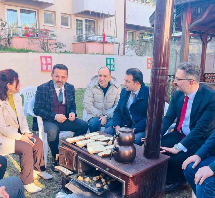 Bilecik’te huzurevinde ’Salçalı ekmek’ etkinliği