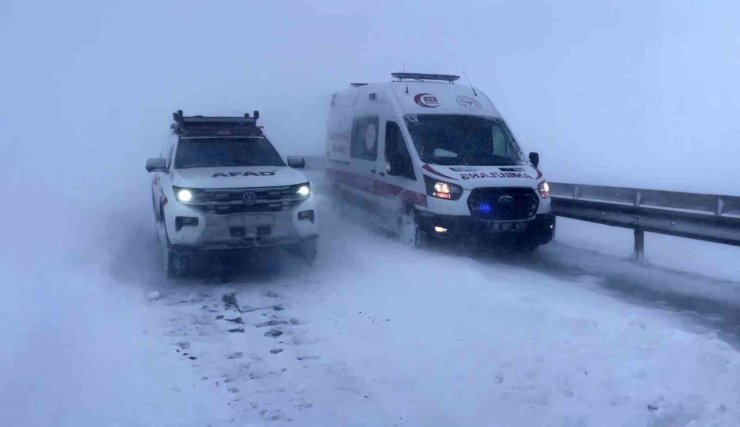 Sivas’ta zincirleme trafik kazası: 4 yaralı