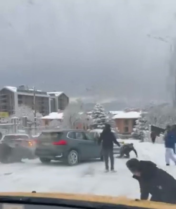 Bursa’da korku dolu anlar: Kayan araç vatandaşların arasına daldı