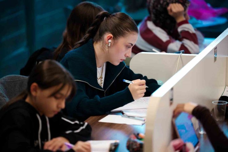 Kütüphanem Kocaeli, 1 yılda 478 bin kişiyi ağırladı