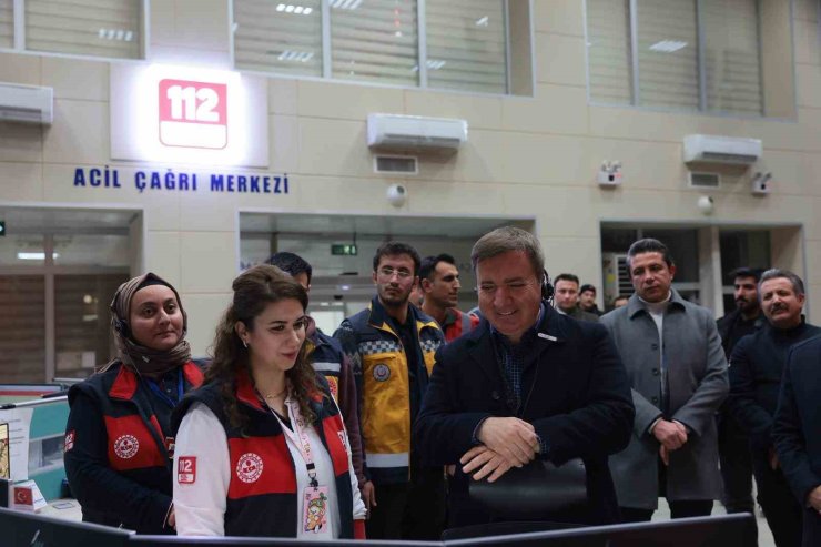 Vali Aydoğdu’dan 112 Acil Çağrı Merkezi’ne yılbaşı ziyareti
