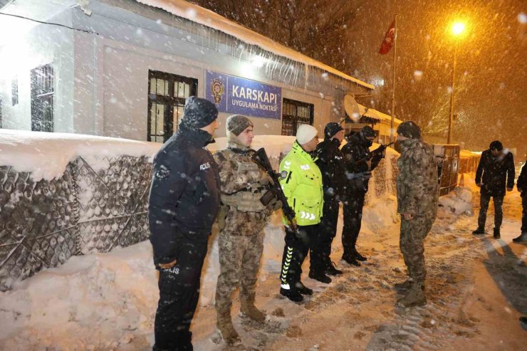Karaburun’dan gece denetimi