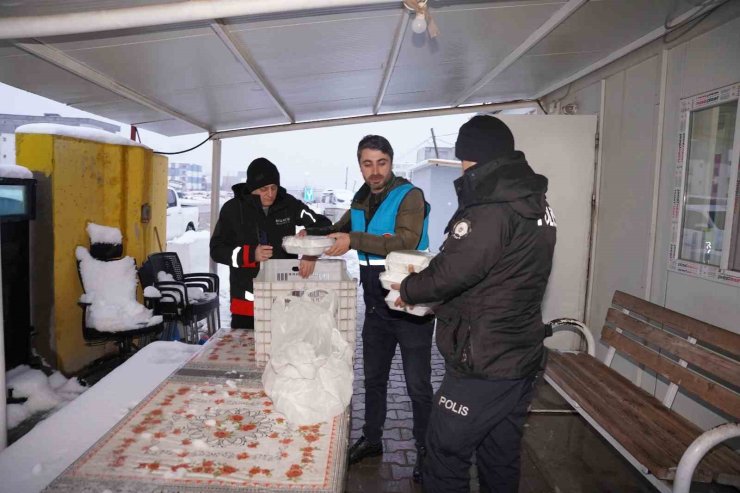 Kahta Belediyesi’nden karla mücadele seferberliği