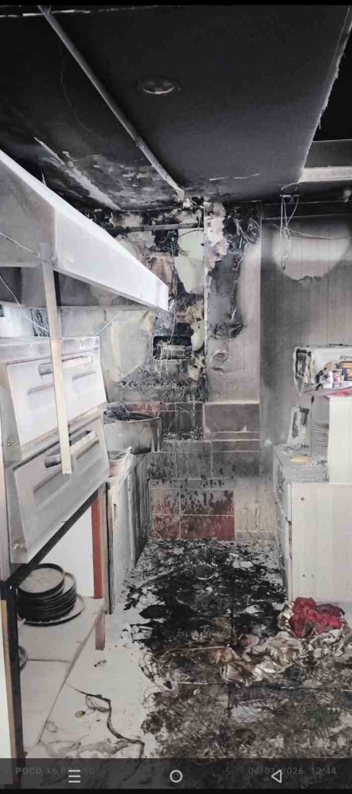 Bitlis’te bir iş yerinde yangın çıktı