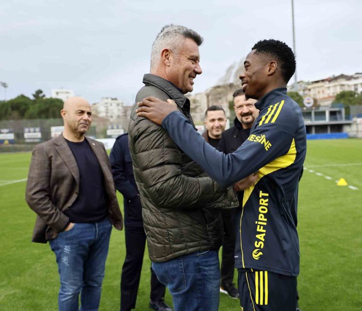 Anthony Musaba, Fenerbahçe’de ilk antrenmanına çıktı