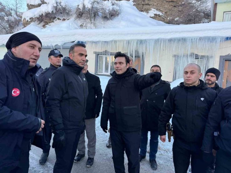 Çatak’ta çığ afeti sonrası saha incelemesi yapıldı