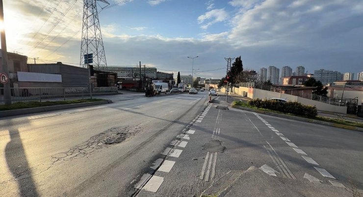 Başakşehir’de tırın altında kalan motosiklet sürücüsü ölümden döndü