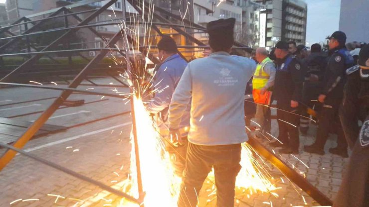 Kuşadası Belediyesi Meclis Üyesi Apaydın: "Biz sadece halkımıza verdiğimiz hizmet aksamasın istiyoruz"