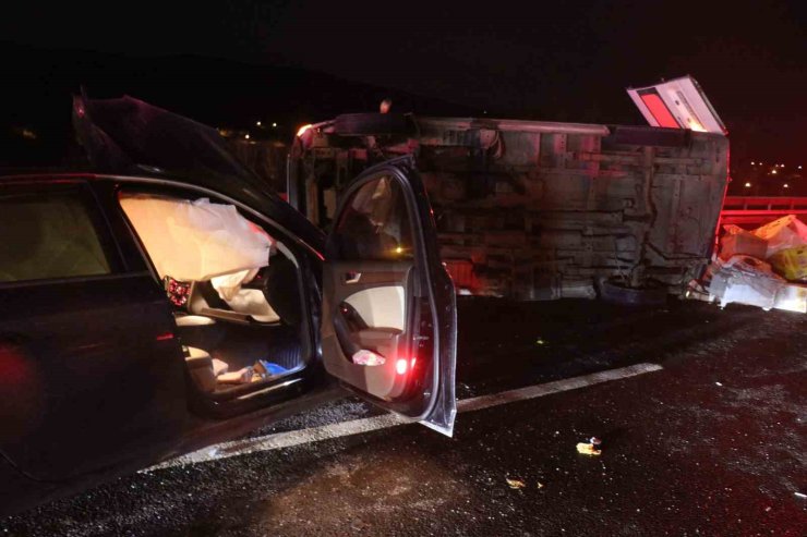 Anadolu Otoyolu’nda aynı istikamette giden otomobil ile minibüs çarpıştı: 1 ölü, 3 yaralı