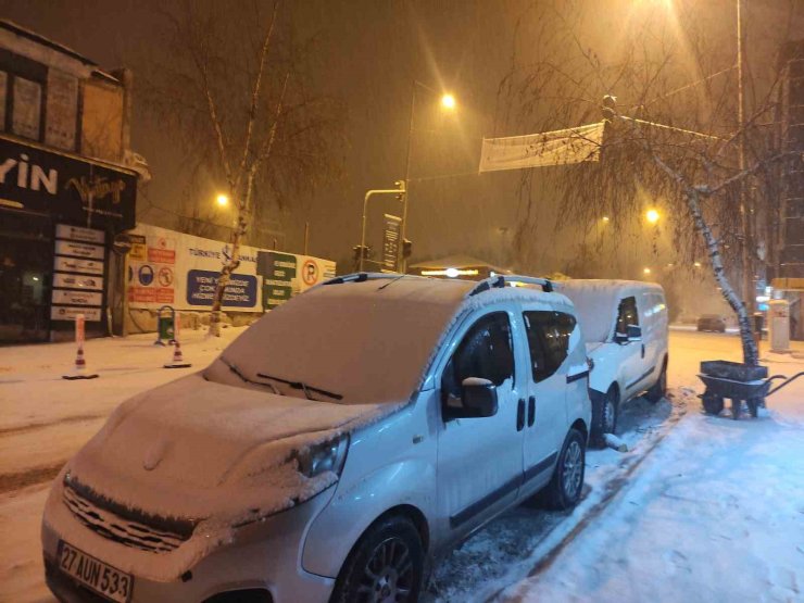 Ardahan’da kar yağışı etkili oldu