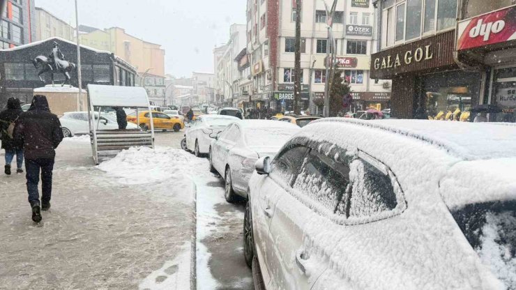 Hakkari’de kar yağışı