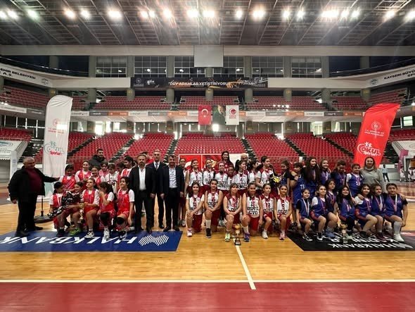 Basketbol Küçük Kızlar İl Birinciliği sona erdi