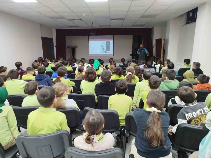 Öğrencilere sağlıklı çocuk sağlıklı gelecek etkinliği