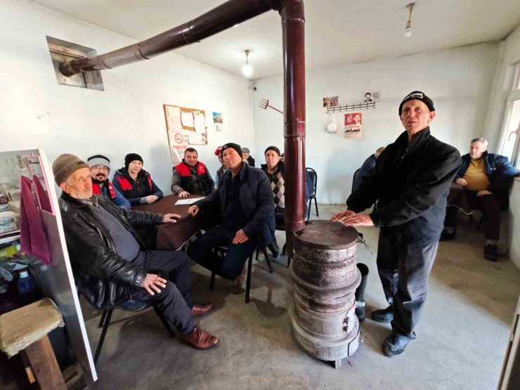 Çiftçiye aşılama çalışmaları, sulama yöntemleri ve desteklemeler anlatıldı