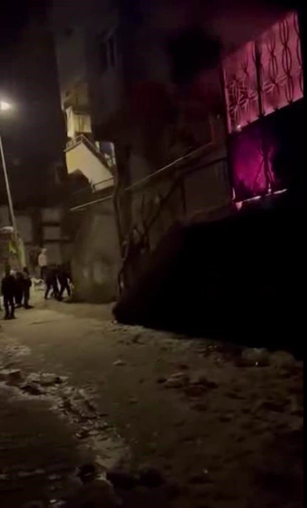 Diyarbakır’da ev yangını: 2 kişi dumandan etkilendi, feryatlar yürekleri dağladı