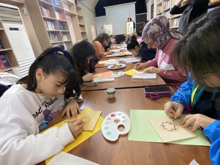 Gençler tezhip sanatını uygulamalı öğrendi