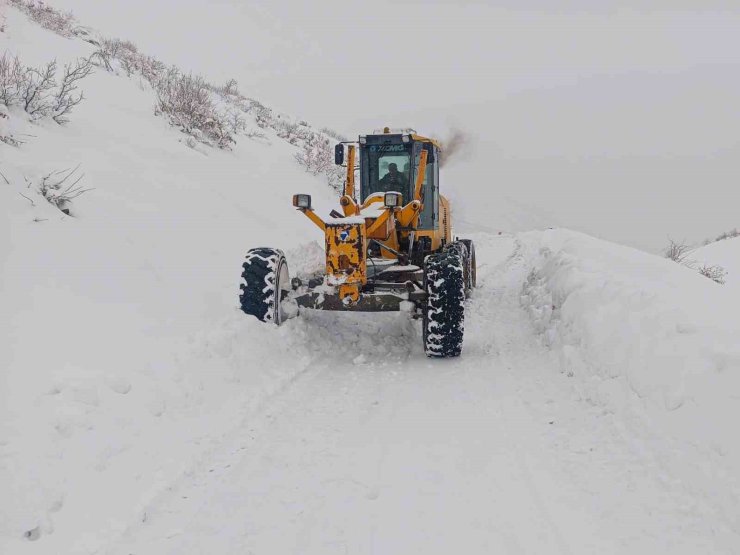 Diyarbakır’da, 6 ilçede 319 kilometrelik kırsal mahalle yolu ulaşıma açıldı