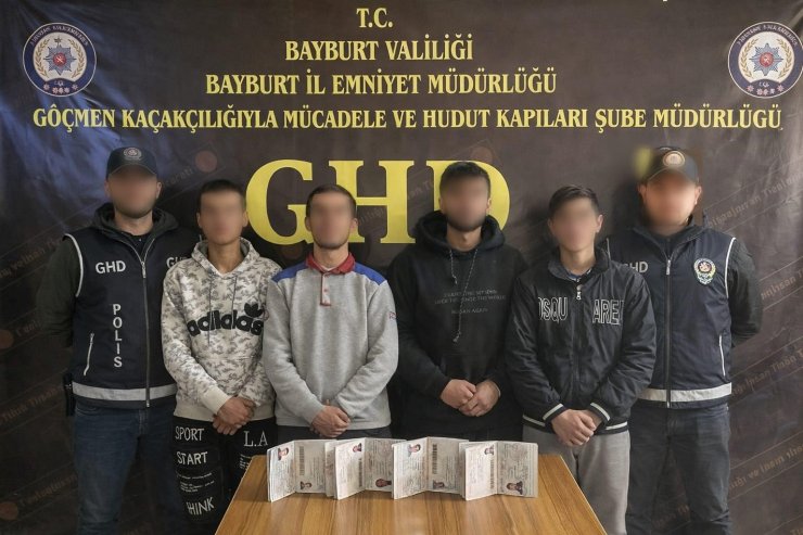 Bayburt’ta 8 düzensiz göçmen yakalandı