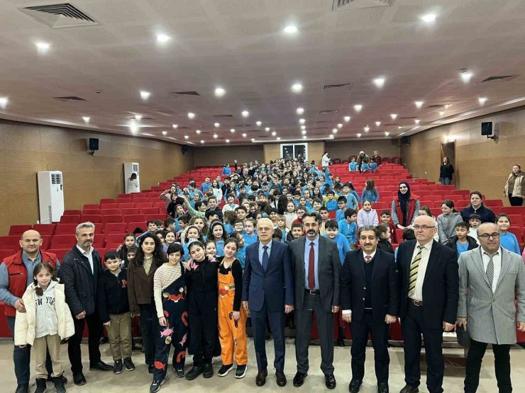 "RI-FAT GSB Çocuk Tiyatrosu" projesi kapsamında okullarda tiyatro gösterisi