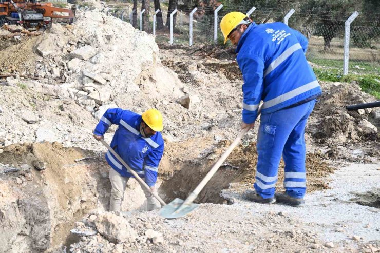 Davutlar Mahallesi’nin altyapısı Aydın Büyükşehir Belediyesi’nin çalışmaları ile güçleniyor