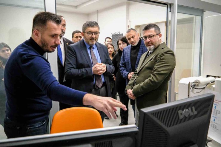 BŞEÜ Rektörü Kaplancıklı araştırma merkezlerinde incelemelerde bulundu