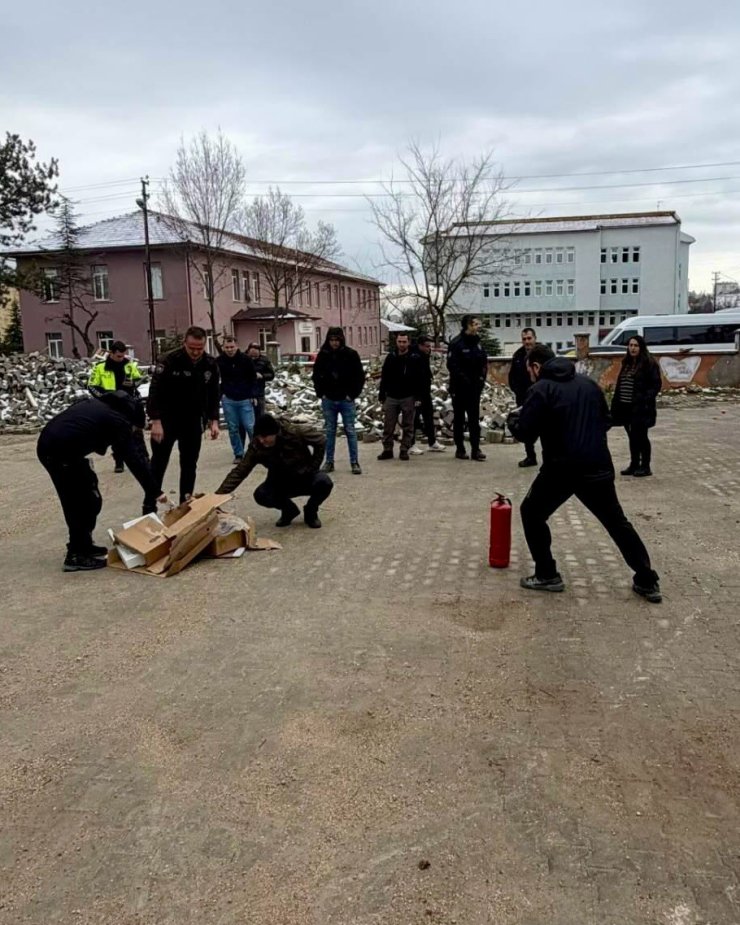 Bilecik’te emniyet personeline yangın ve deprem farkındalık eğitimi