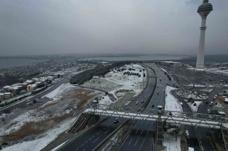 Beylikdüzü kar yağışı sonrası havadan görüntülendi