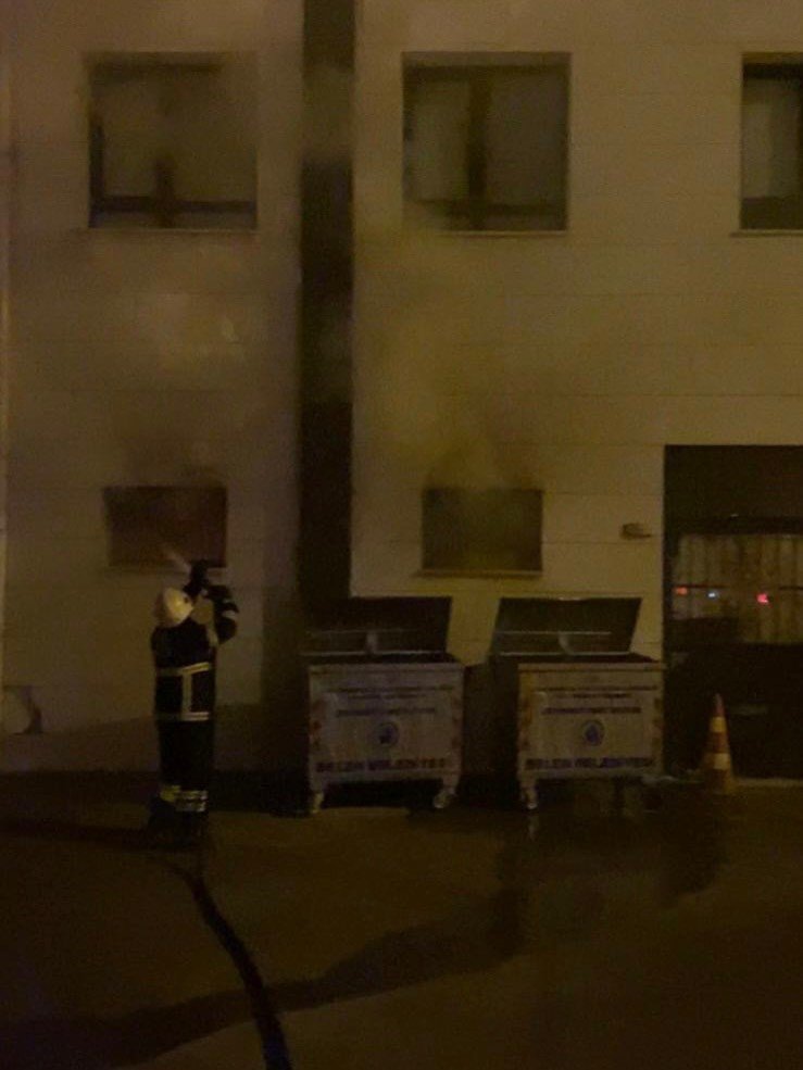 Belen’de okulda yaşanan yangın büyümeden söndürüldü