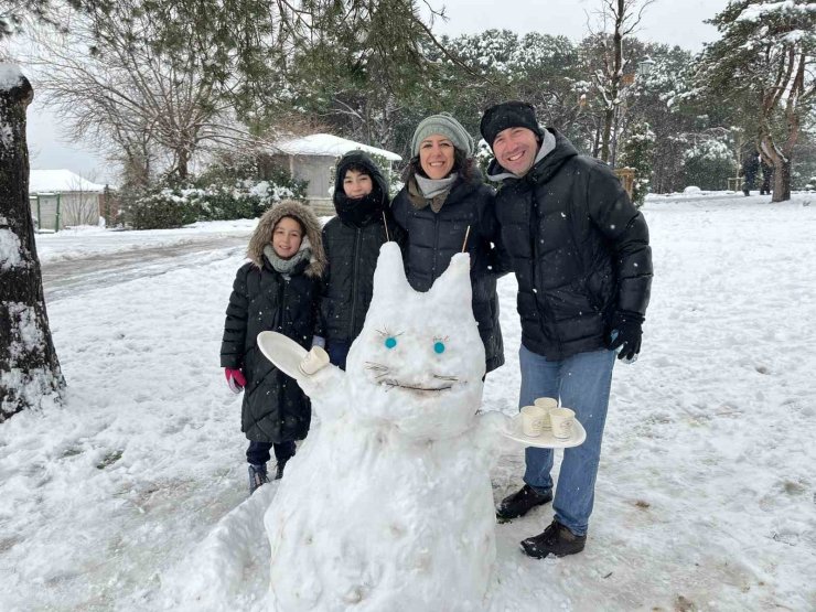 Çamlıca’da çocuklar karın keyfini doyasıya çıkardı