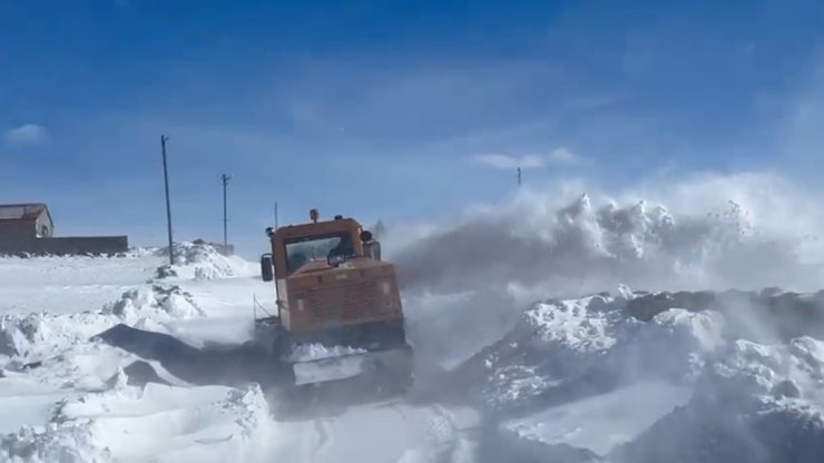 Kars’ta 208 köy yolu kapalı bulunuyor