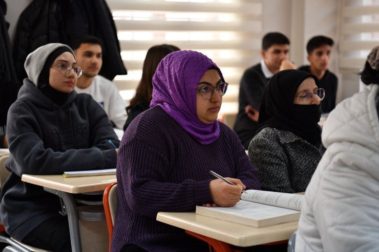 Yeşilyurt’ta öğrencilere ara tatilde ücretsiz LGS ve DYK hazırlık kursları